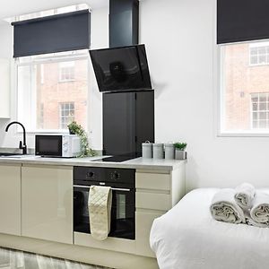 Deluxe Studio